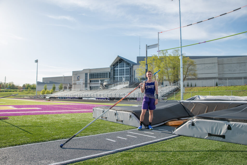 troy missouri troy buchanan senior portrait photography, graduation photos, track portraits, sports portraits, st louis senior portraits